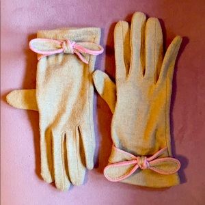 Cotton Unique Vintage gloves.